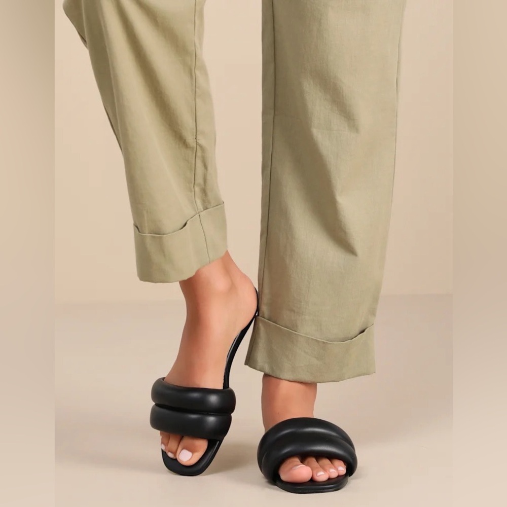 NEW Kovella Black Faux Leather Flat Slide Sandals
D'Amelio Footwear 6.5
